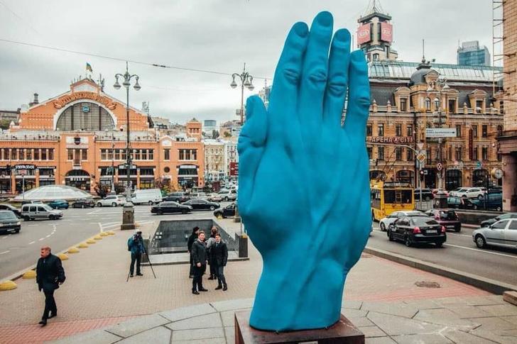 В Киеве открыли виртуальный памятник создателю Биткоина