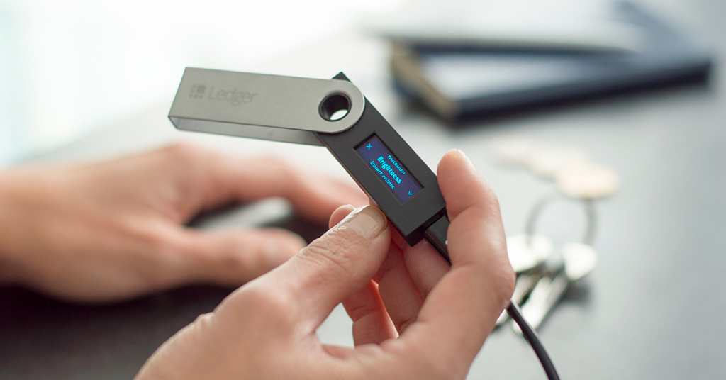 Аппаратный кошелек ledger. Ledger Nano s. Кошелек Ledger Nano s. Леджер криптокошелек. Кошелек биткоин Леджер.